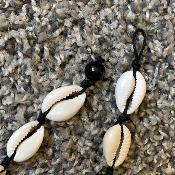 Cowrie Choker - Picture 3 of 3